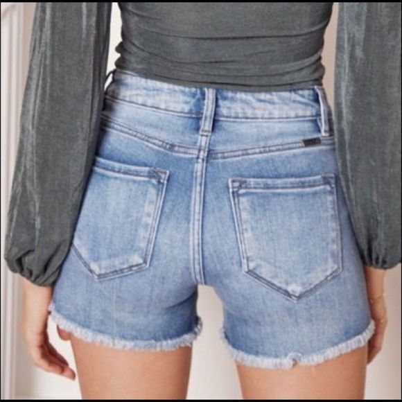 NWT KanCan Kan Can Hazel High Rise Frayed Medium Wash Denim Jean Shorts - Picture 4 of 15